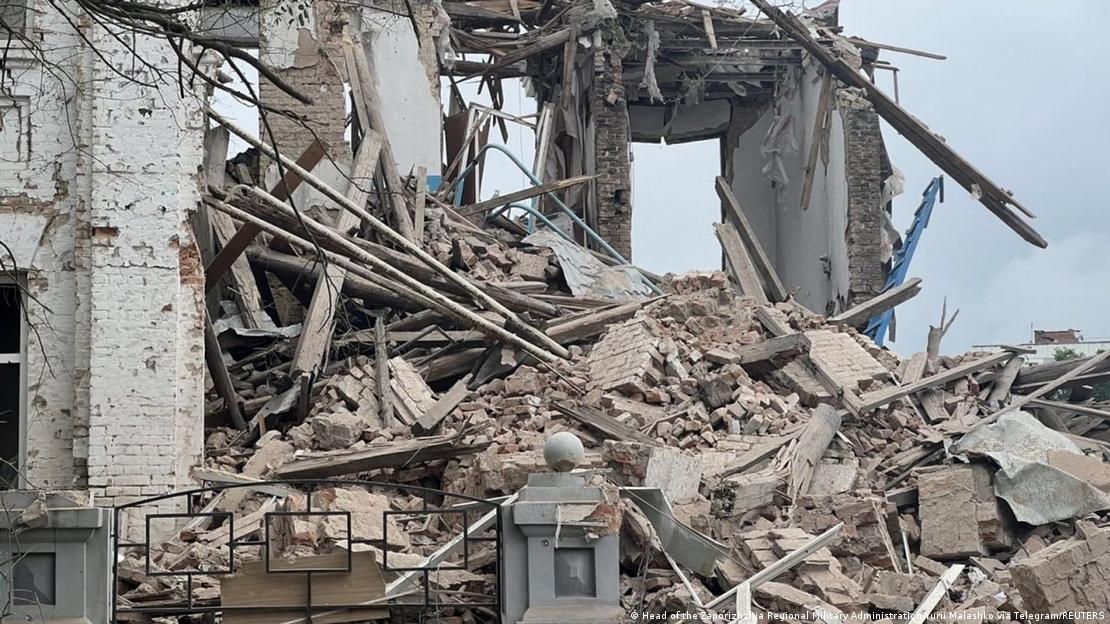 Edificio destruido en Orijiv, región de Zaporiyia, Ucrania.