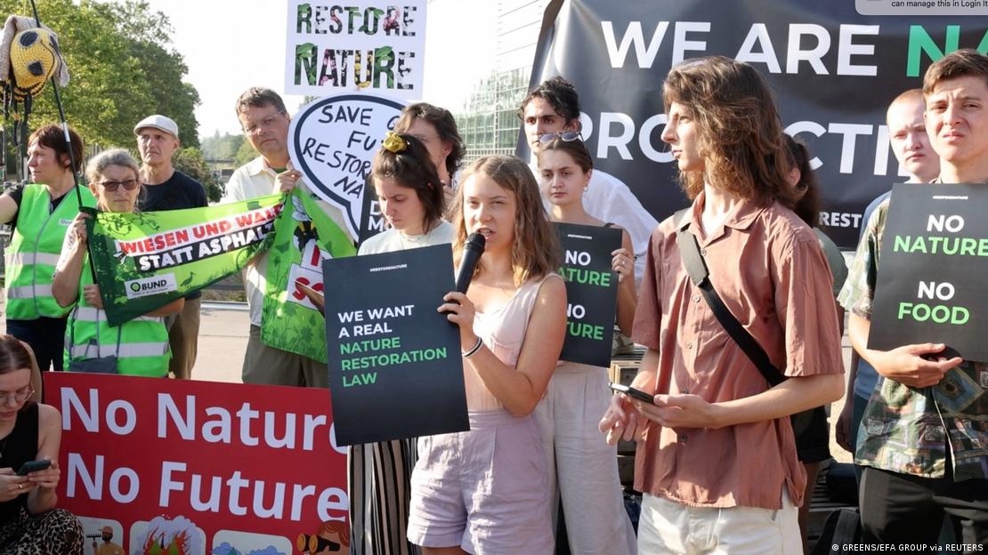 Aktivistica Greta Thunberg na prosvjedima u Strasbourgu kojima se podržavaju ekološke mjere u poljoprivredi