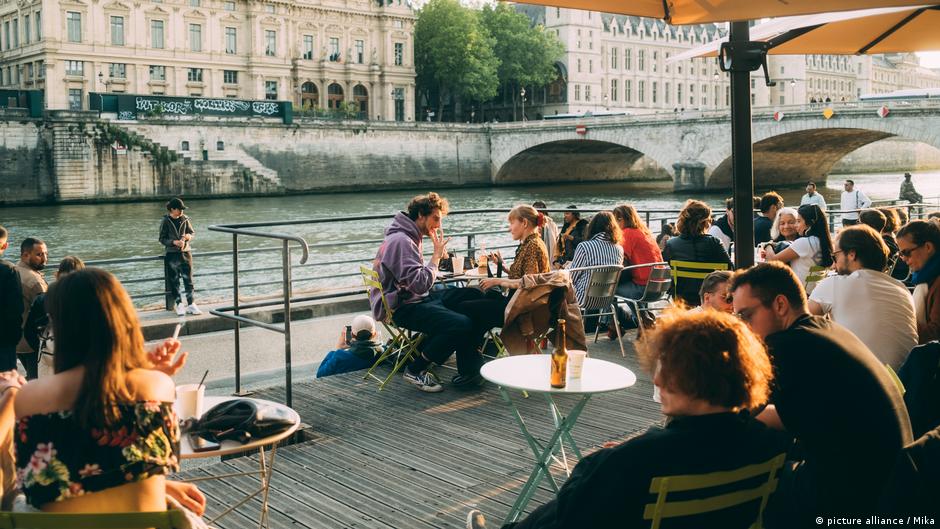 Summer in Paris starts amid protests – DW – 07/14/2023 - Vimarsana News
