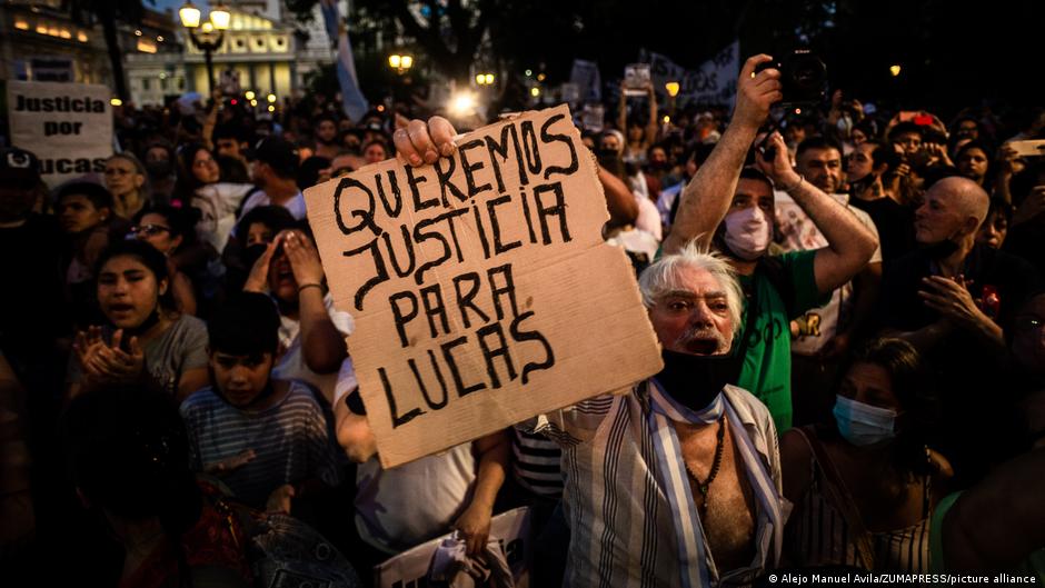 Argentina police officers jailed for life for racial killing – DW – 07/12/2023 - Vimarsana News