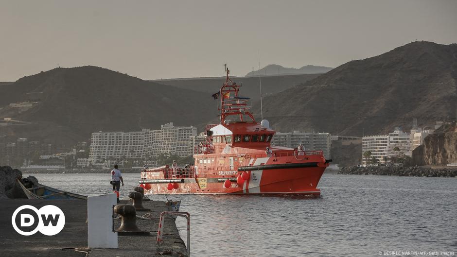 Rescatan a 324 migrantes en 6 barcos cerca de Islas Canarias – DW – 25/12/2024