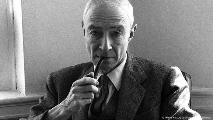 Robert Oppenheimer: "Agora tenho sangue nas mãos"