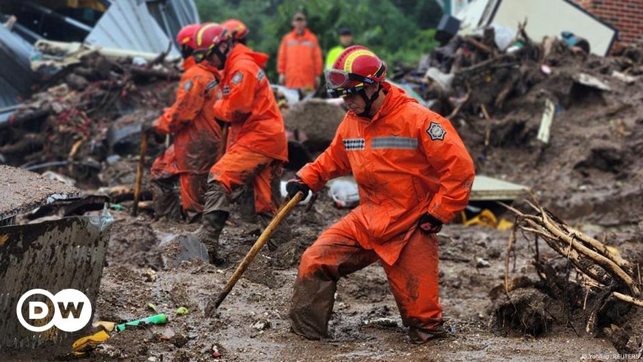 South Korea Thousands told to evacuate amid deadly floods DW 07/15