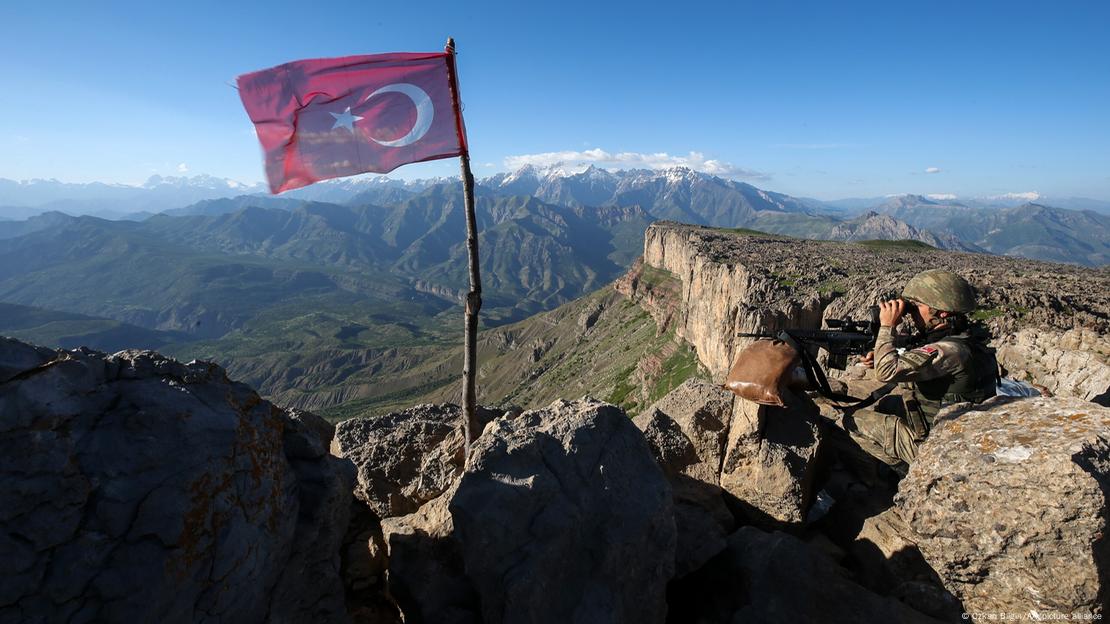 پاسبانی سربازان ترکیه در مرز این کشور با عراق