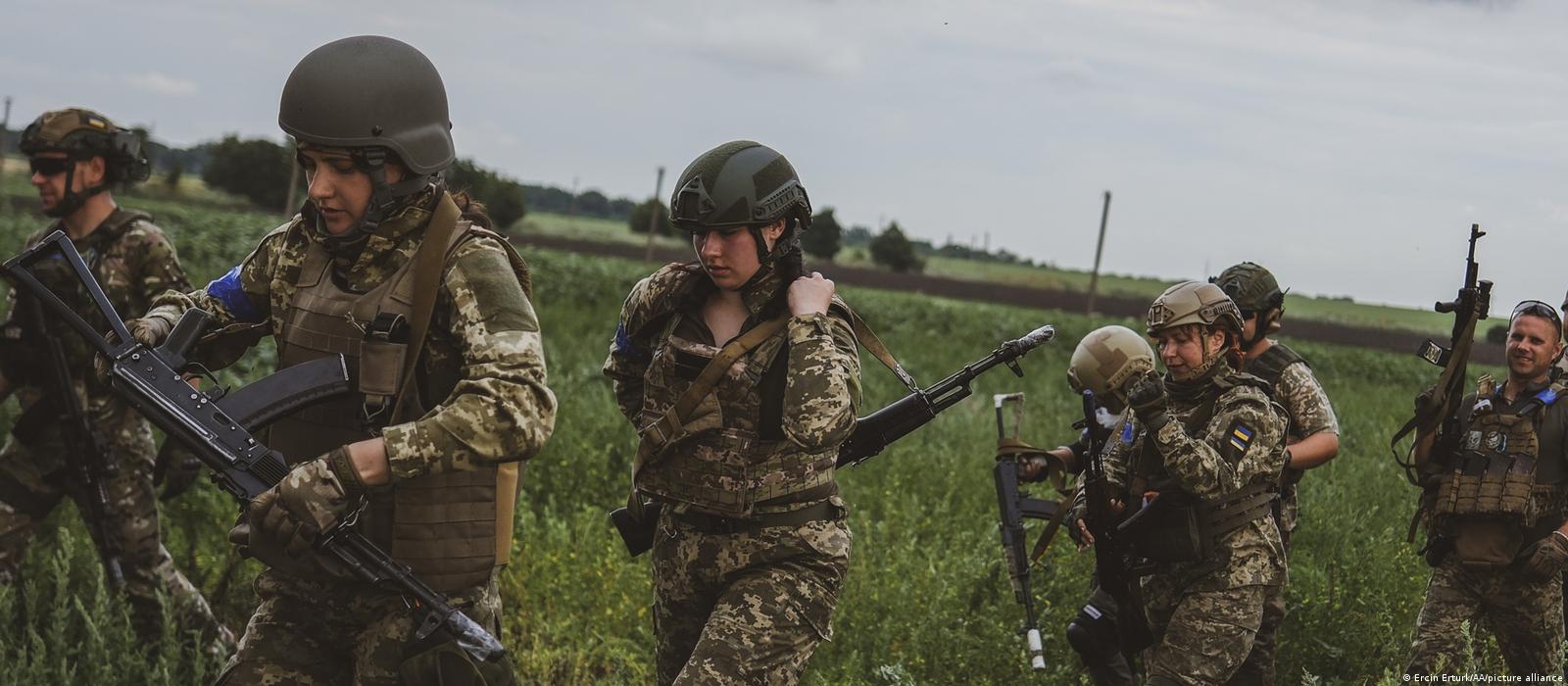 UA POV - Women in Ukraine are training for combat as the country faces a  dearth of troops - DW News : r/UkraineRussiaReport