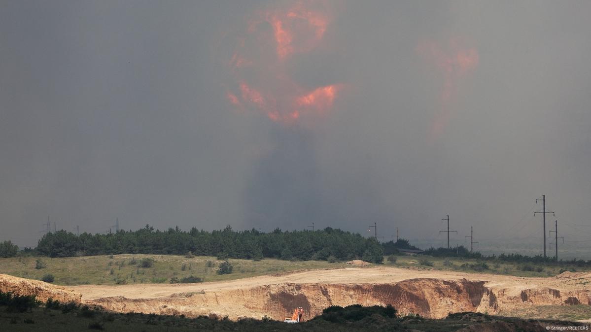 В Джанкое на севере Крыма горит военный аэродром – DW – 17.04.2024