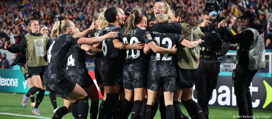 Por 1 a 0, Nova Zelândia venceu a Noruega na abertura da Copa, marcando a primeira vitória da seleção em um Mundial