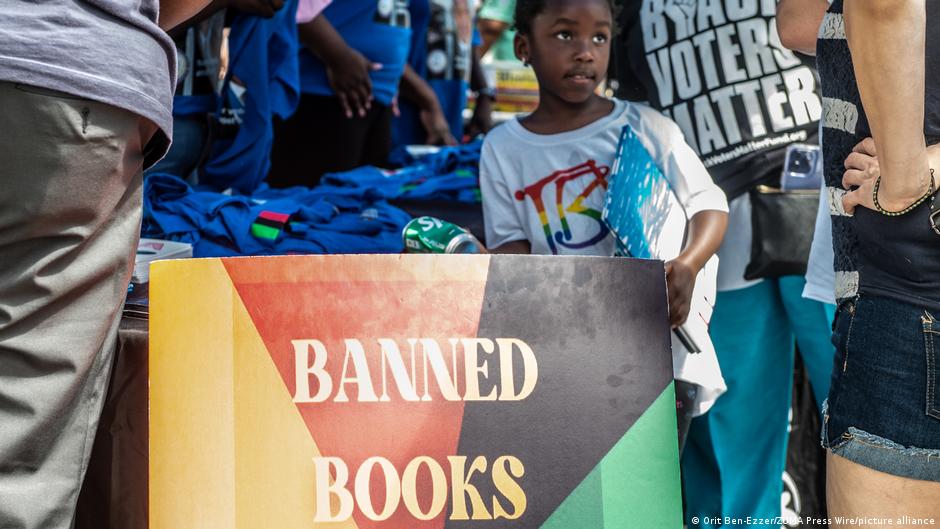 Barack Obama condena prohibiciones de libros «profundamente defectuosas» – DW – 21/07/2023