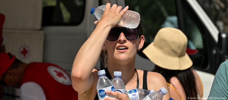 Suficiente líquido é uma chave para evitar distúrbios relacionados ao calor excessivo