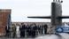 El presidente surcoreano Yoon Suk Yeol, en el centro a la derecha, y su esposa Kim Keon Hee, suben al USS Kentucky, un submarino nuclear con misiles balísticos, en la base de operaciones navales de Corea del Sur en Busan. El presidente surcoreano Yoon Suk Yeol, en el centro a la derecha, y su esposa Kim Keon Hee, suben al USS Kentucky, un submarino nuclear con misiles balísticos, en la base de operaciones navales de Corea del Sur en Busan.