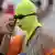 Una mujer con "facekini".