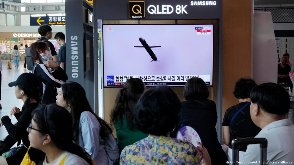 Corea del Norte dispara misiles balísticos gemelos frente a la costa este – DW – 25/07/2023