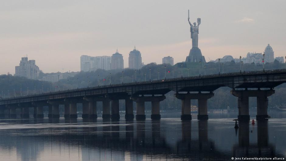 Посольства країн ЄС: Ми залишаємося у Києві