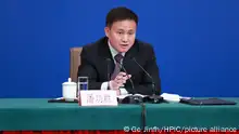 10.03.2023
Pan Gongsheng, Vice Governor of People's Bank of China (PBC) and Director of the State Administration of Foreign Exchange, attends a press conference for the second session of the 13th National People's Congress (NPC) in Beijing, China, 10 March 2019. Pan Gongsheng, a deputy governor of the PBC, noted at the same press briefing on Sunday that foreign capital only makes up 2.7 percent of investment in stocks and 2.3 in bonds. While our stock market and bondmarket is very attractive to foreign capital, we are still at an early stage of opening and the level of openness is still not high, Pan said. The US, among others, has been pressuring China to open its financial market and has demanded the renminbi not be devalued to offset the impact of the tariffs.