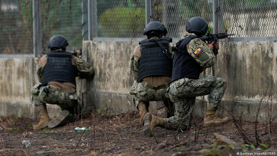 Ecuador declares state of emergency in prisons amid gang war – DW – 07/25/2023 - Vimarsana News