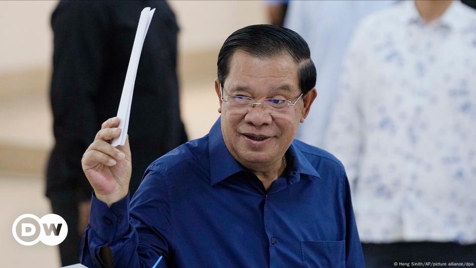 Kepala pemerintahan Kamboja mengundurkan diri dan diserahkan kepada putranya – DW – 26 Juli 2023