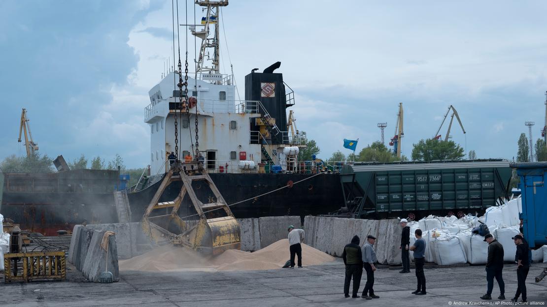 Im Donau-Hafen Ismajil wird Getreide verladen (Archivbild vom April 2023)