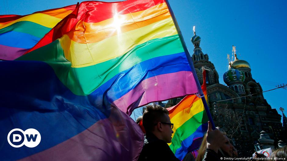Nach dem Verbot: Was droht der LGBTQ-Bewegung in Russland?