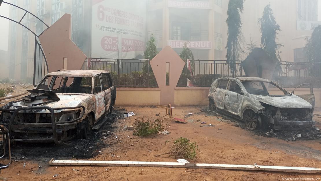 Niger Angriff auf das Hauptquartier von PNDS in Niamey Niger Angriff auf das Hauptquartier von PNDS in Niamey