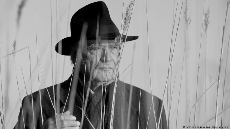German writer Martin Walser dies aged 96 – DW – 07/28/2023 - Vimarsana News
