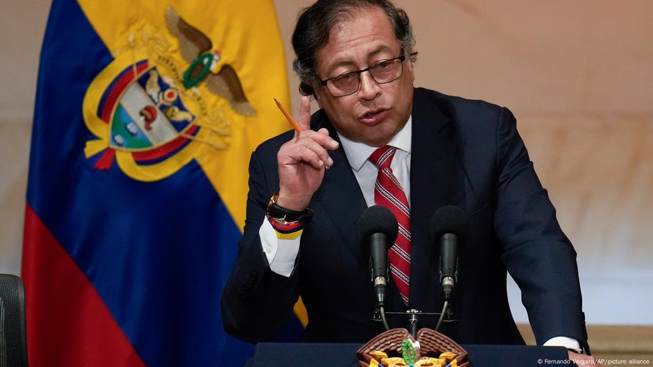 Colombia Pide Retirar La Coca de Lista de Sustancias Dañinas – DW – 10/03/2025