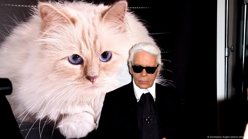 Car mode Karl Lagerfeld i njegova maca Čupet, koja je poole njegove smrti nasledila ogromno bogatsvo.