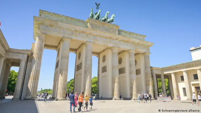 Blick auf das Brandenburger Tor in Berlin, Deutschland.