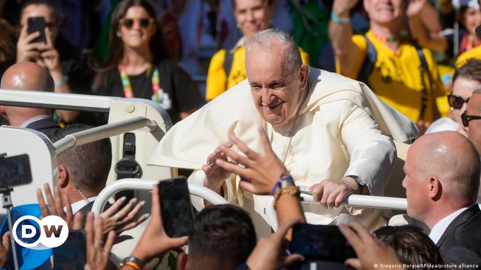 Papst Franziskus wird beim Weltjugendtag gefeiert
Top-Thema
Weitere Themen