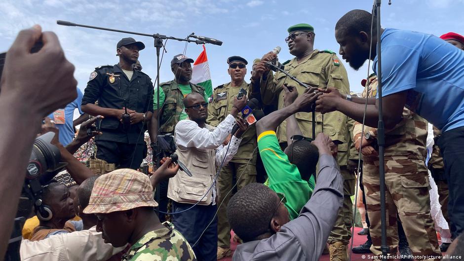 Niger tense as ECOWAS ultimatum to junta set to expire – DW – 08/06/2023 - Vimarsana News
