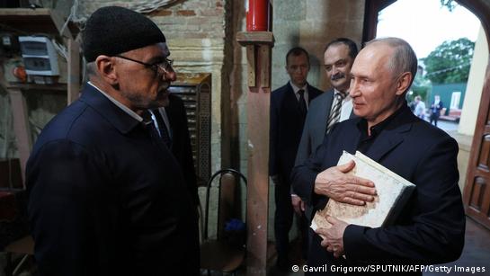 Sweden Quran burnings: How the Kremlin benefits