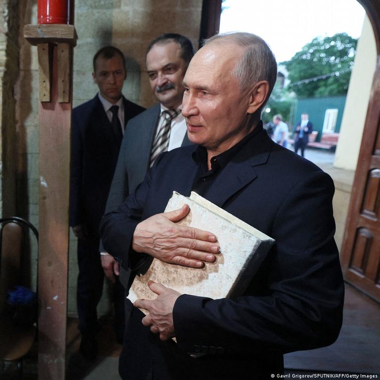 Vaginal fisting porno video