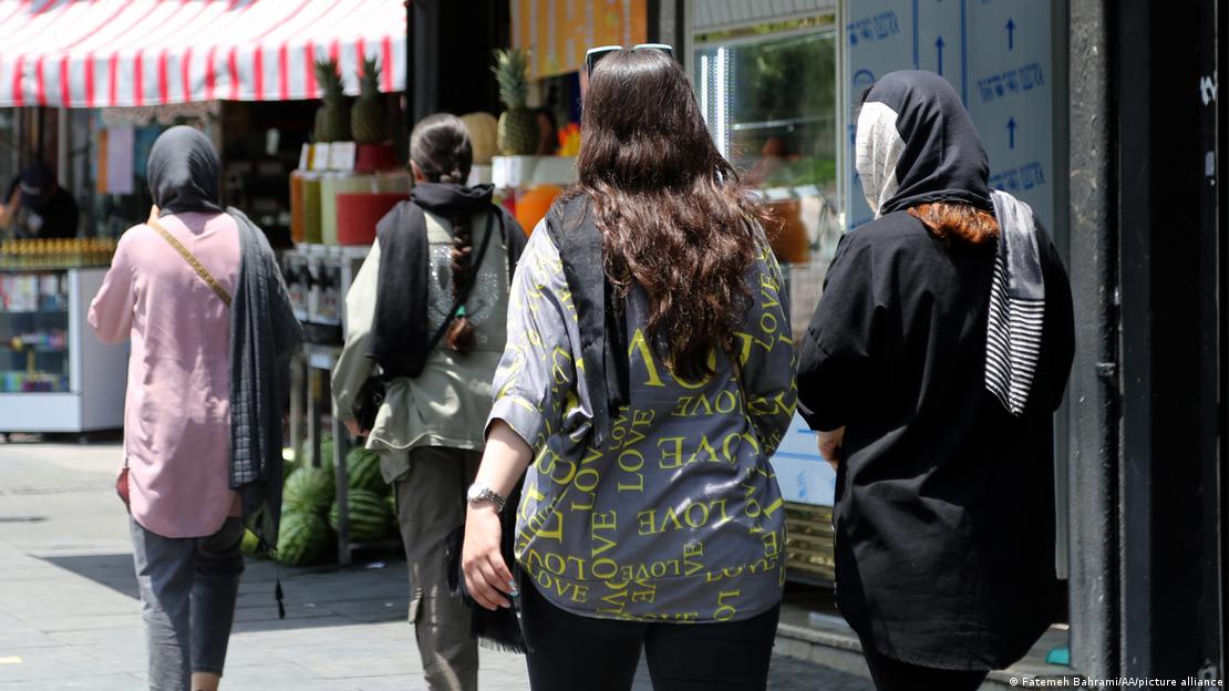 زنان بی‌حجاب در تهران