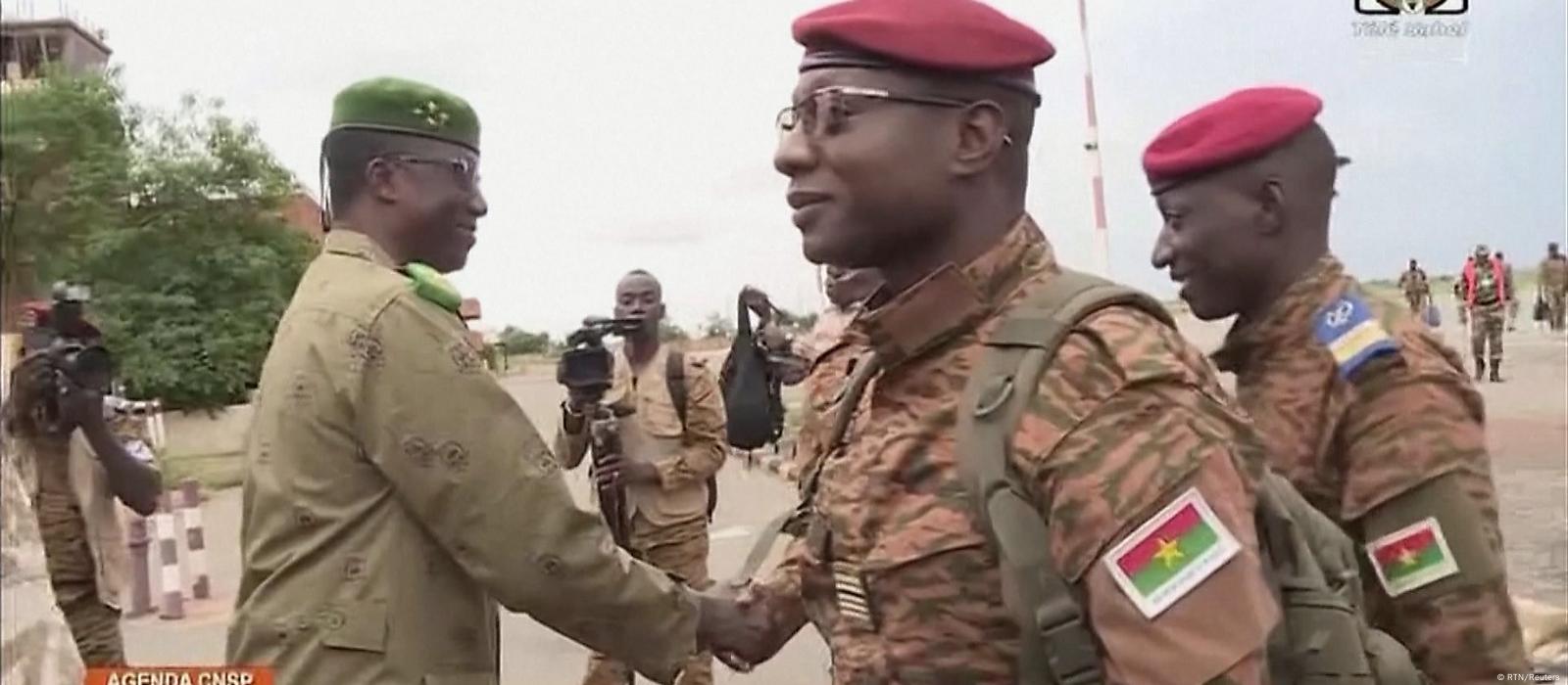 Niger, Burkina Faso and Mali form military pact – DW – 08/25/2023