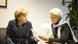 Bundeskanzlerin Angela Merkel (CDU, l.) und die Direktorin des Internationalen Waehrungsfonds (IMF), Christine Lagarde, unterhalten sich (Foto: dapd) Bundeskanzlerin Angela Merkel (CDU, l.) und die Direktorin des Internationalen Waehrungsfonds (IMF), Christine Lagarde, unterhalten sich (Foto: dapd)