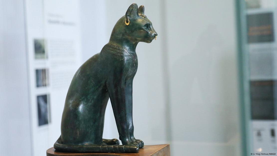 Kedi şeklinde tasvir edilen 