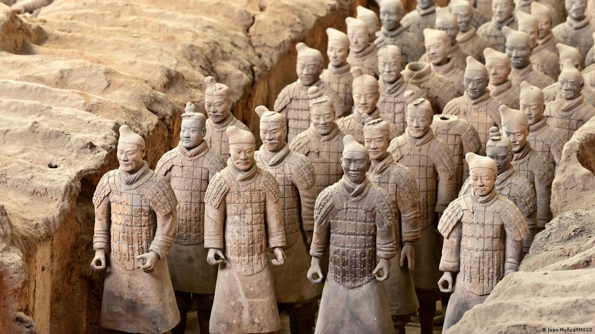 Arqueólogos temen abrir la tumba del primer emperador chino – DW –  08/08/2023