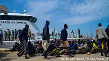 صفاقس بتونس - مهاجرون أفارقة يحاولون عبور البحر المتوسط للوصول إلى الأراضي الأوروبية (8/6/2023)