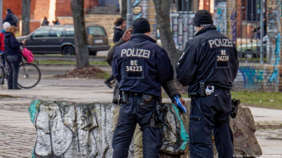 Policiji je novi zakon dodatno zakomplikovao posao: nije više kažnjivo samo posedovati „travu“, sada je potrebno izmeriti da li je ima više od 25 grama