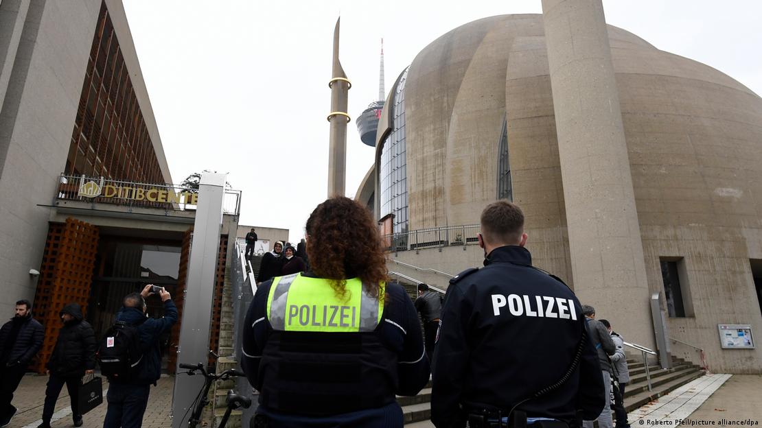 Policë para xhamisë së Kölnit - mbrojtje pas kërcënimit me atentat, 19.11.2021