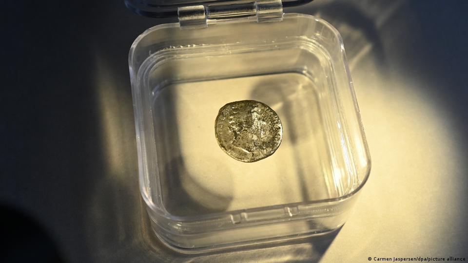 Римская серебряная монета