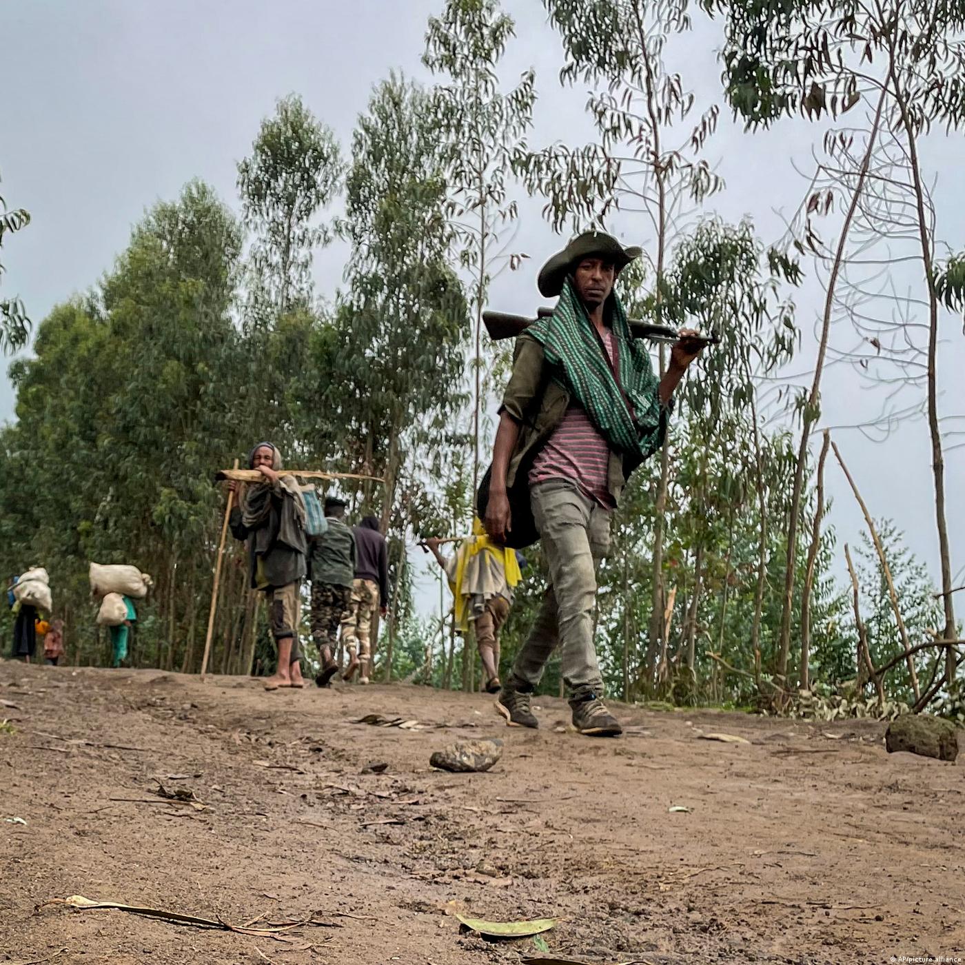 የሰብዓዊ መብት ተሟጋች ድርጅቶች በአማራ ክልል ይካሄዳል ያሉት «የዘፈቀደ የጅምላ እሥር» episode artwork