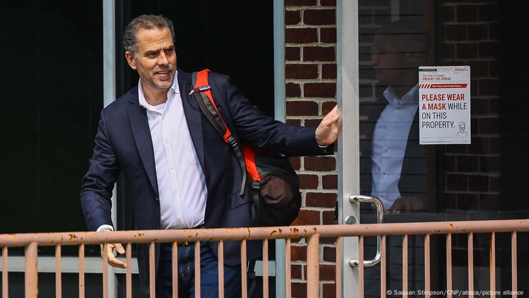 Hunter Biden Indicted On Firearms Charges In US – DW – 09/14/2023