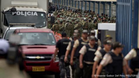 Ecuador: Soldiers move gang boss linked to killed candidate – DW –  08/13/2023