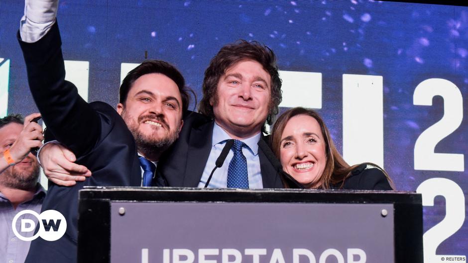 La populista libertaria Miley gana las primarias en Argentina – DW – 14/08/2023
