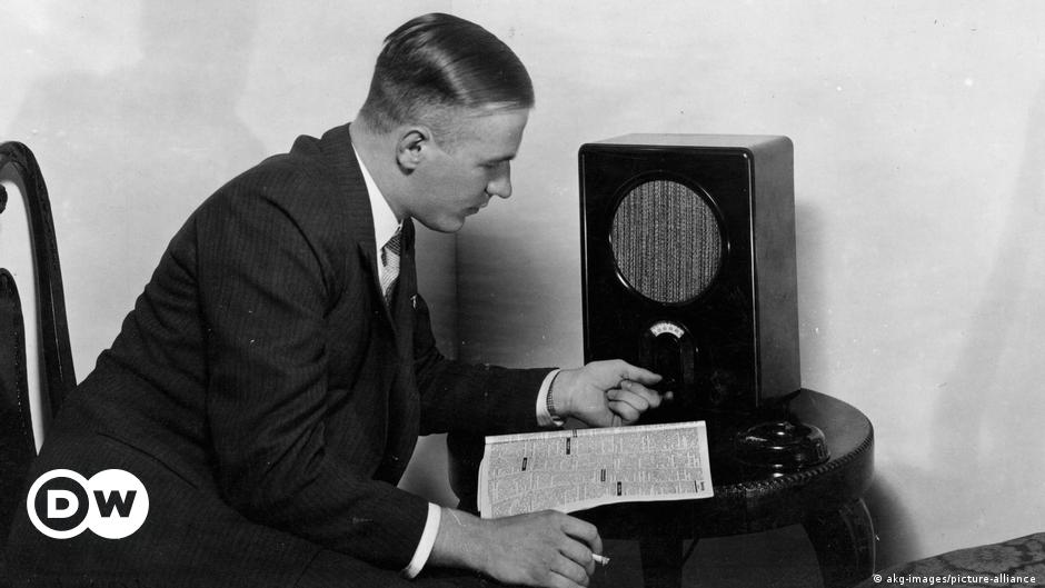 90 lat temu radio serwowało nazistowską propagandę // Wysokie ceny nie wykluczają niemieckich studentów – DW – 24.08.2023