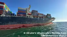 سفينة شحن ثانية تغادر ميناء أوديسا رغم الحصار الروسي