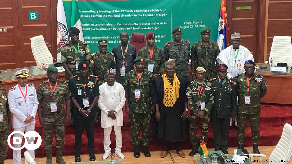 Wspólnota Gospodarcza Państw Afryki Zachodniej gotowa do „chirurgicznej” akcji wojskowej w Nigrze – DW – 18.08.2023