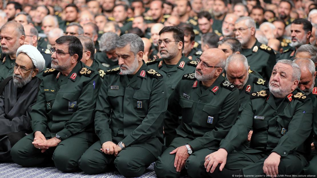 خامنه‌ای از نهادی که به خاطر سرکوب و اقدامات تروریستی هدف تحریم‌های متعدد قرار گرفته است، تمجید کرد