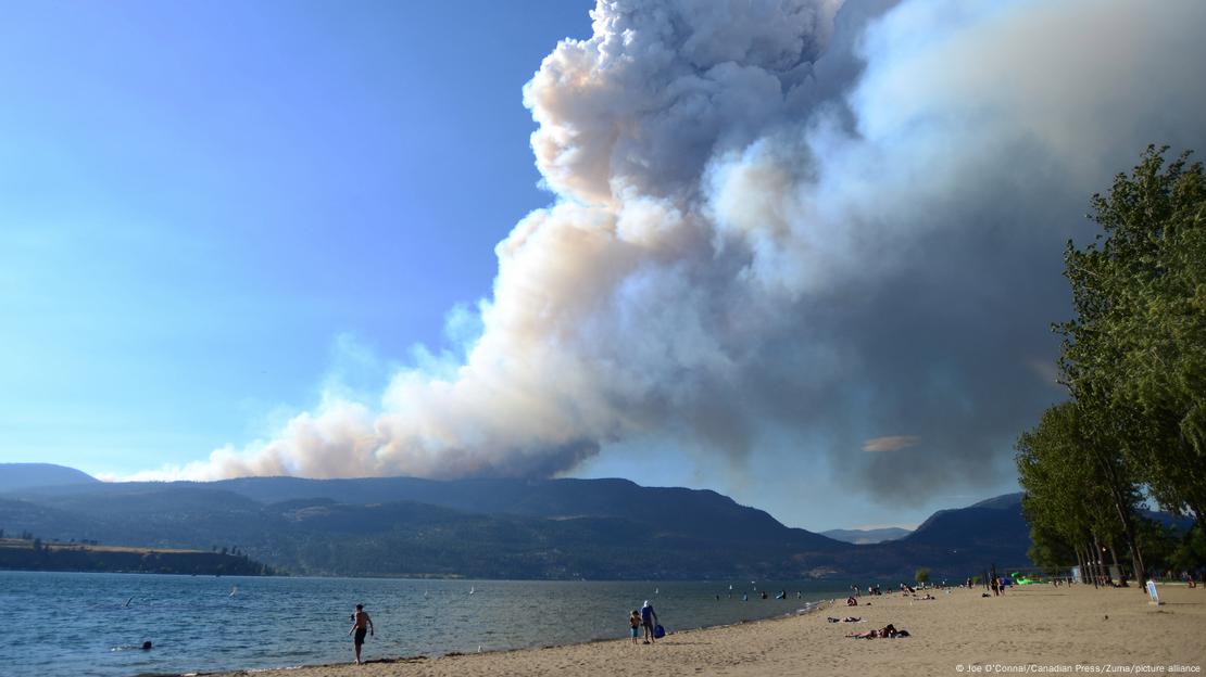 Rauch über dem Okanagan-See