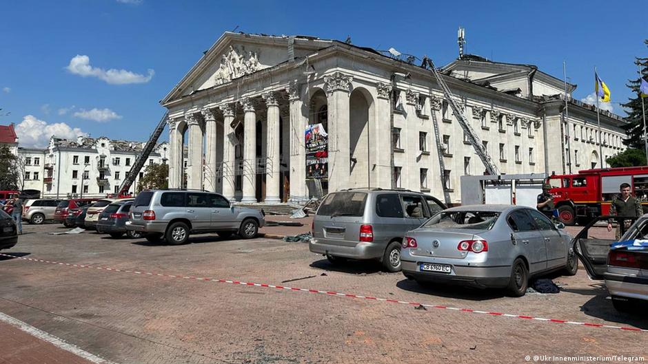 Удар РФ по Чернигову: не менее двух погибших, в том числе ребенок